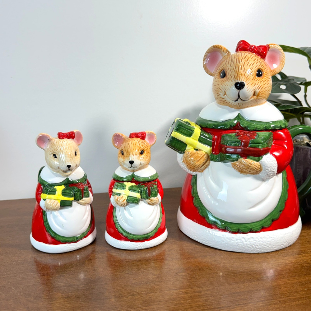 Vintage Christmas Teapot with Cream and Sugar Set QVC Taiwan